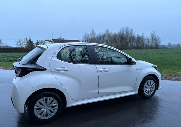 Toyota Yaris cena 60900 przebieg: 73000, rok produkcji 2021 z Niemodlin małe 596